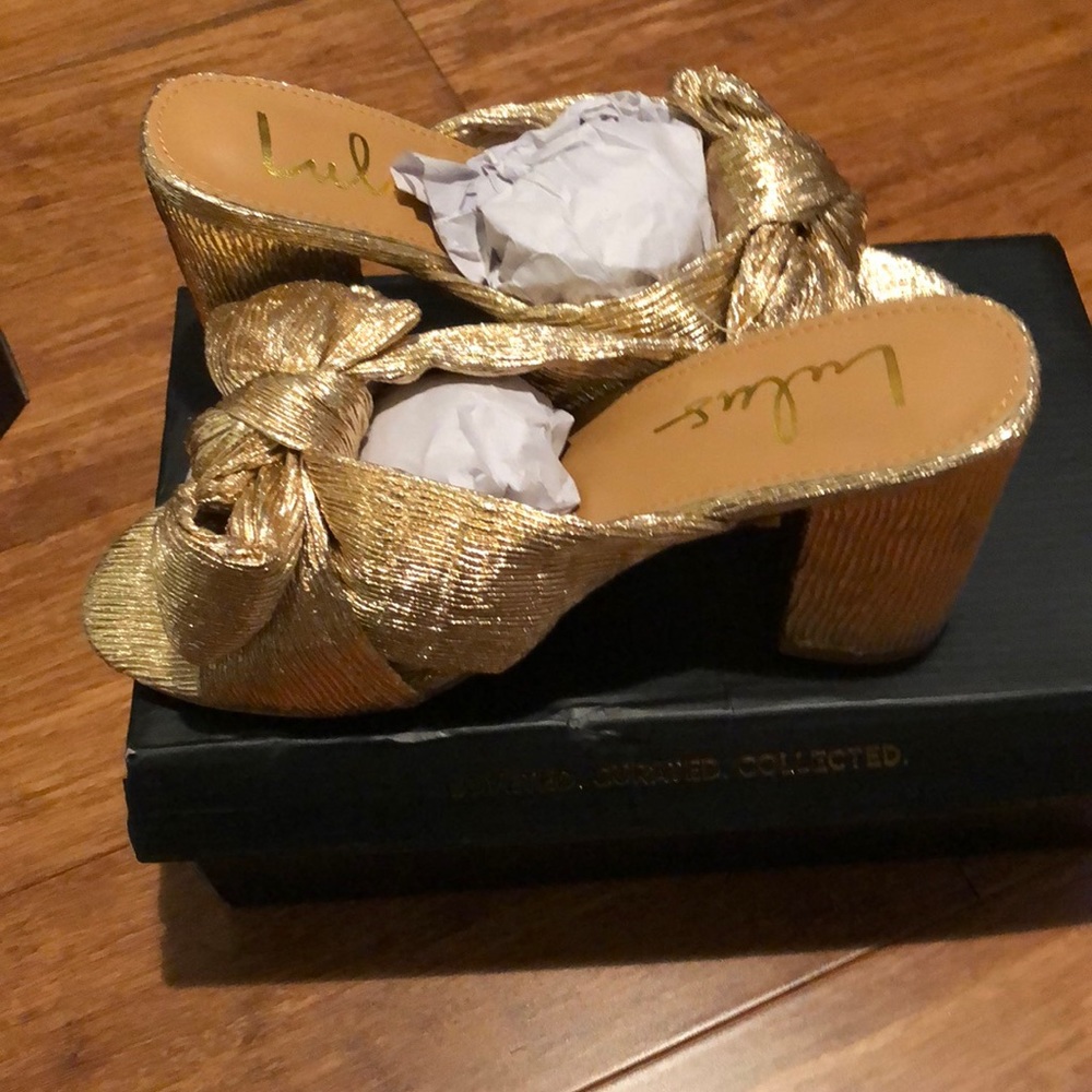 Lulu’s Gold Chunky Knot Heels